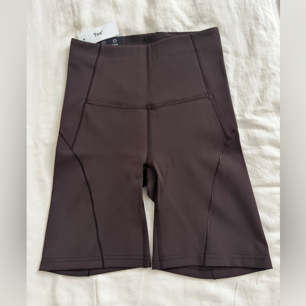 NWT Aritzia TnaSLICK™ Vertex Hi-Rise 7" Shorts - Brown, Size 2XS